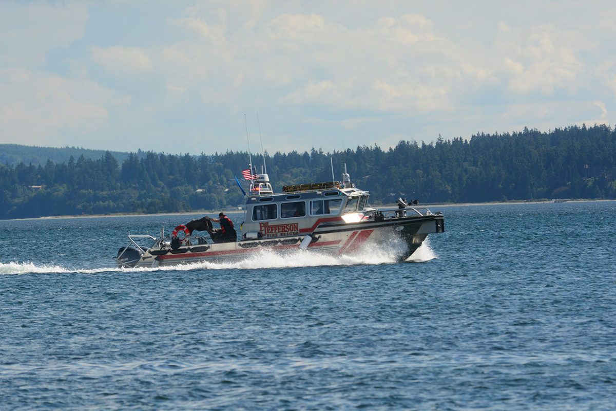 Man falls overboard from sailboat, rescued in Port Townsend Bay ...