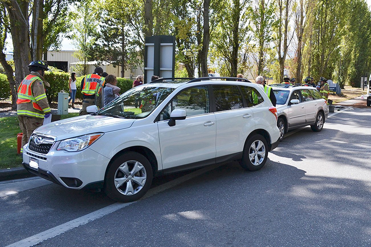 Minor injury reported after three-car wreck in Port Townsend