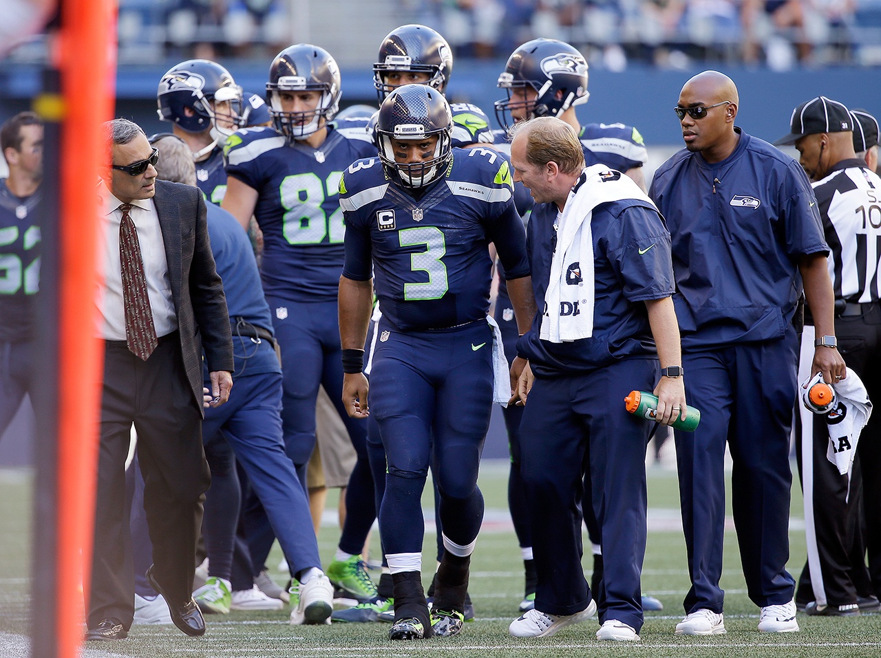 Sept. 25 NFL roundup: QB Wilson injured in Seattle's win