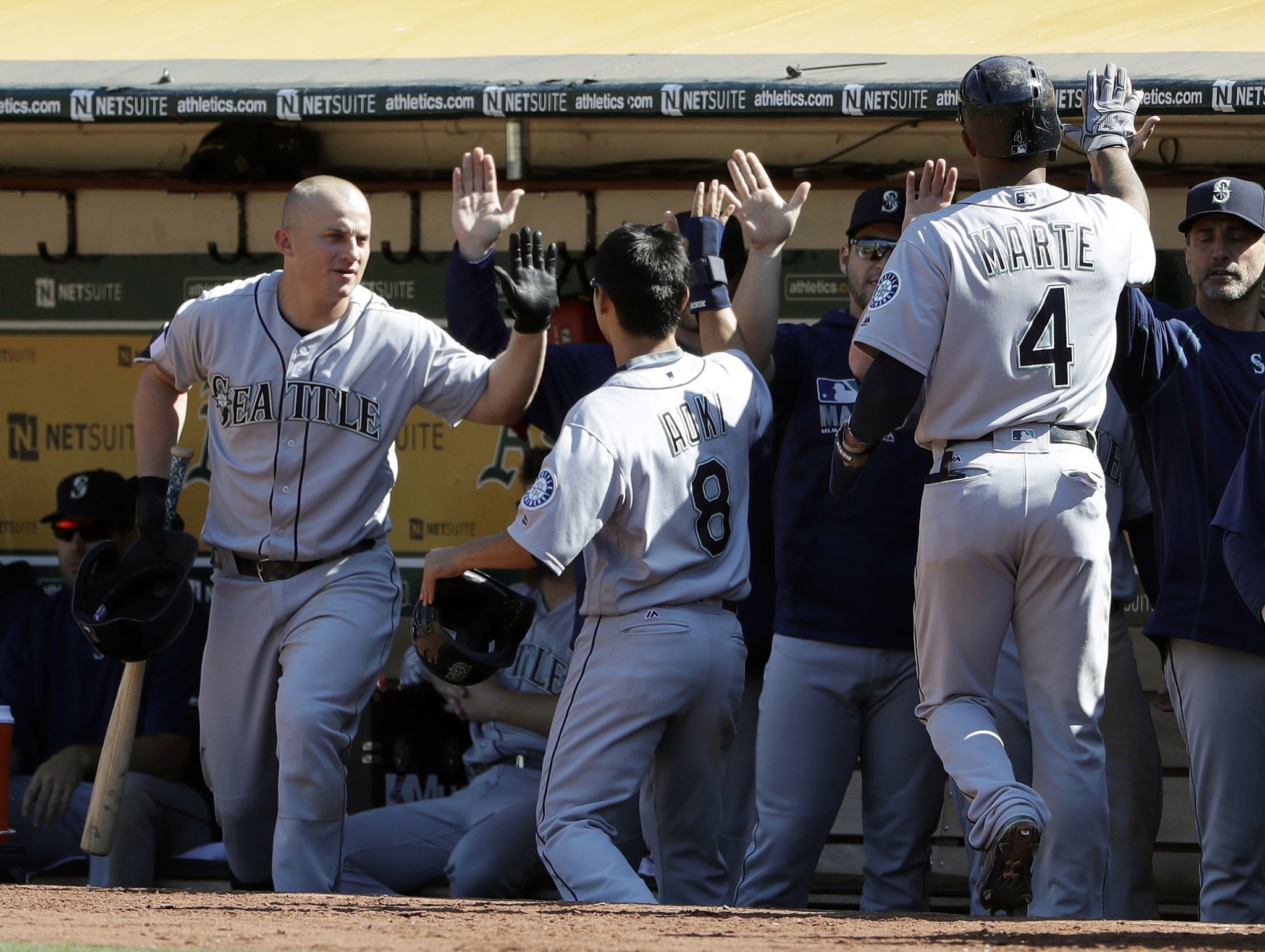 Hernandez dominant as Mariners beat Angels