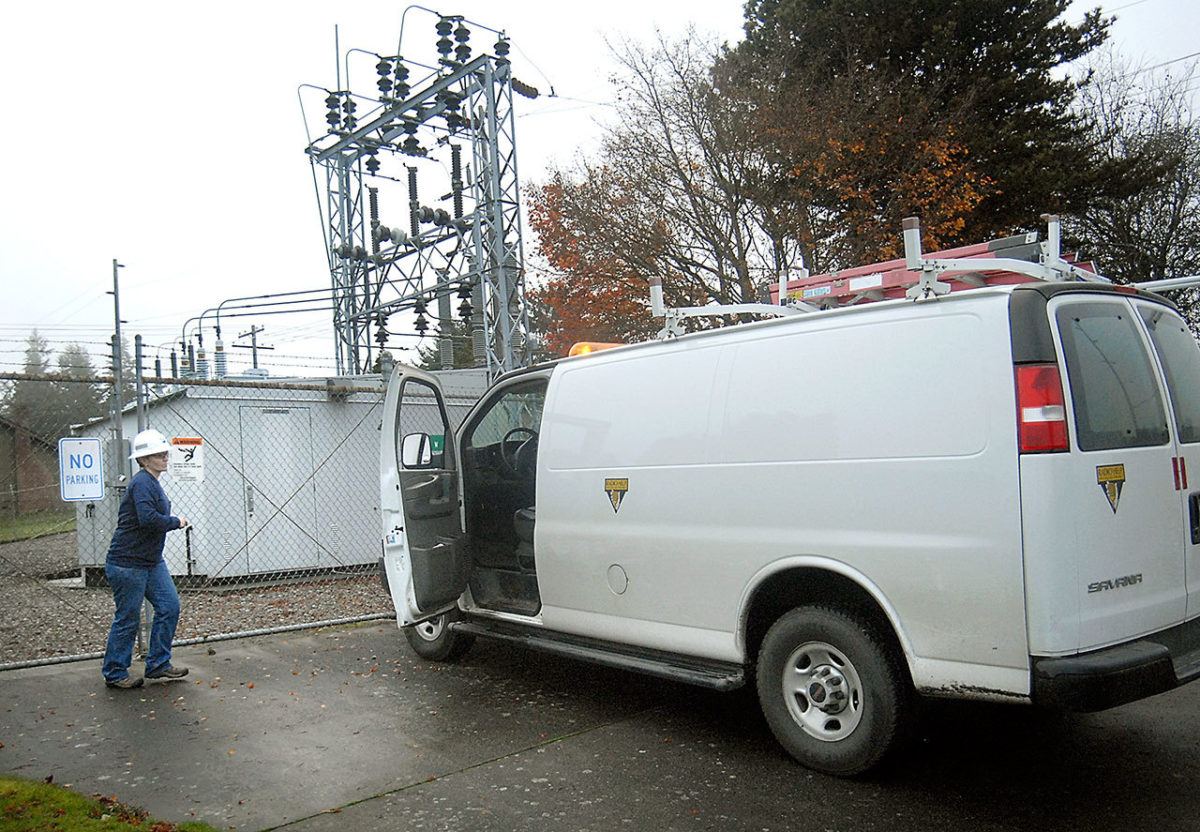 NEWS BRIEFS Outage drops power to up to 5,000 in Port Angeles … and