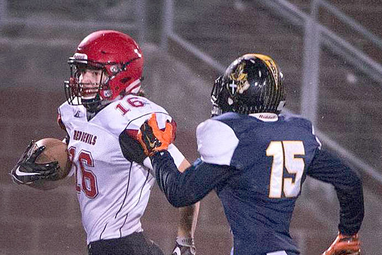 PREP FOOTBALL: Neah Bay surges to semifinal rematch with Lummi