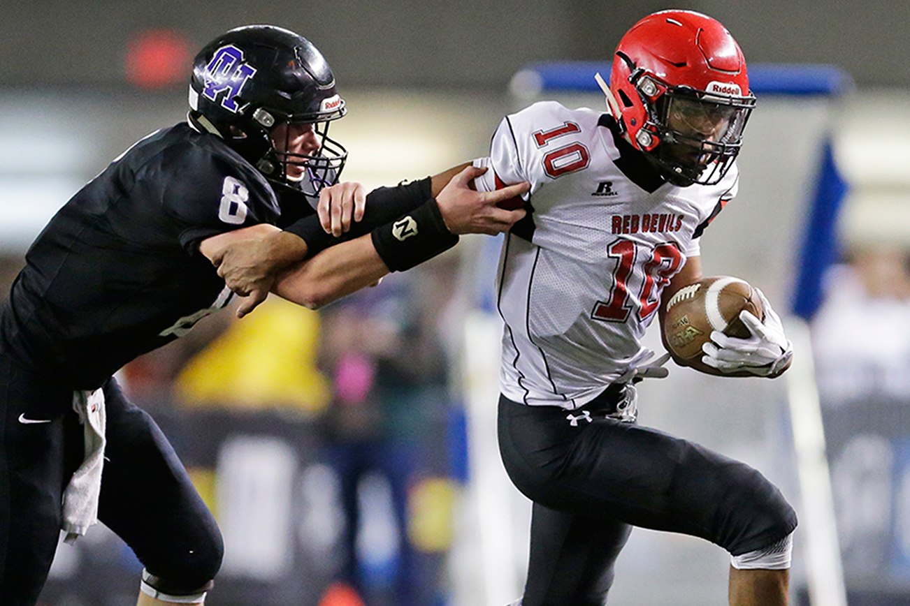 PREP FOOTBALL: Neah Bay’s Munyagi Jr. voted Associated Press Class 1B Player of the Year