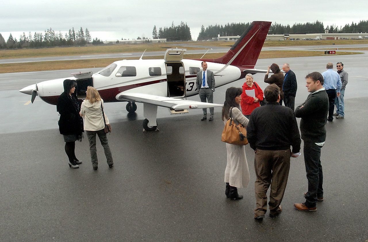 Passenger air service provider makes presentation in Port Angeles