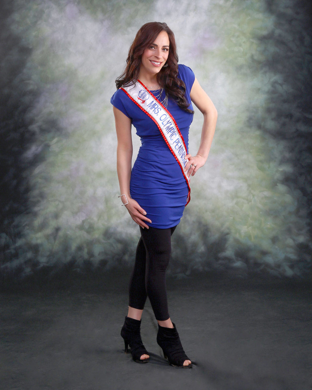 Sequim woman to compete in Mrs. Washington America Pageant Peninsula