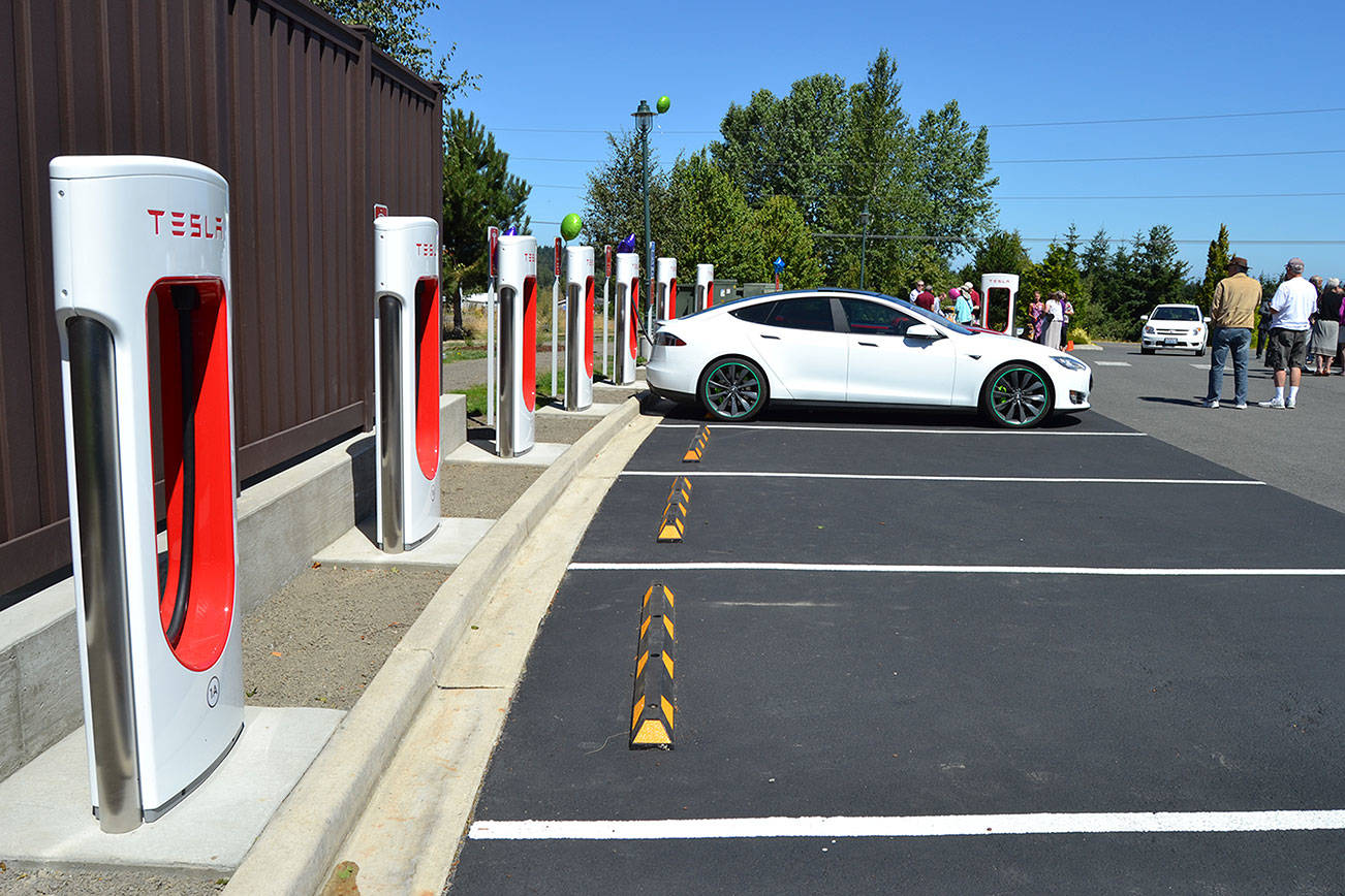 Sequim Holiday Inn installs Tesla Supercharger station