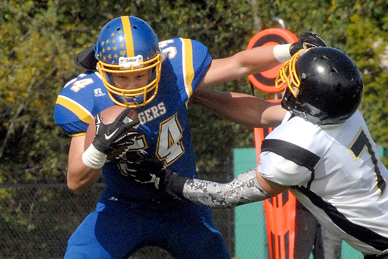 PREP FOOTBALL: Crescent erupts in 6-man game against Clallam Bay