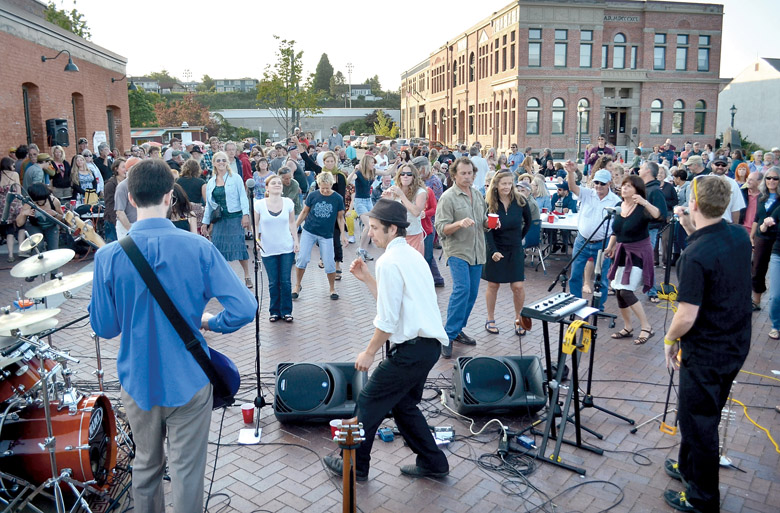 Locust Street Taxi brings out a crowd for 2012's Concerts on the Dock