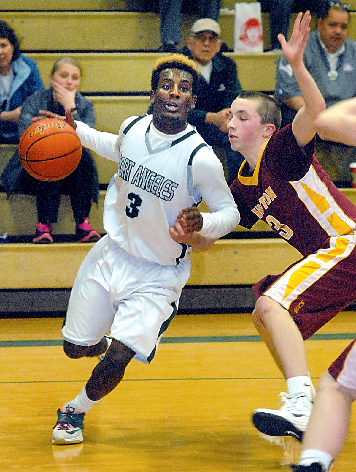 BOYS BASKETBALL: Port Angeles falls into last-place tie with loss to ...