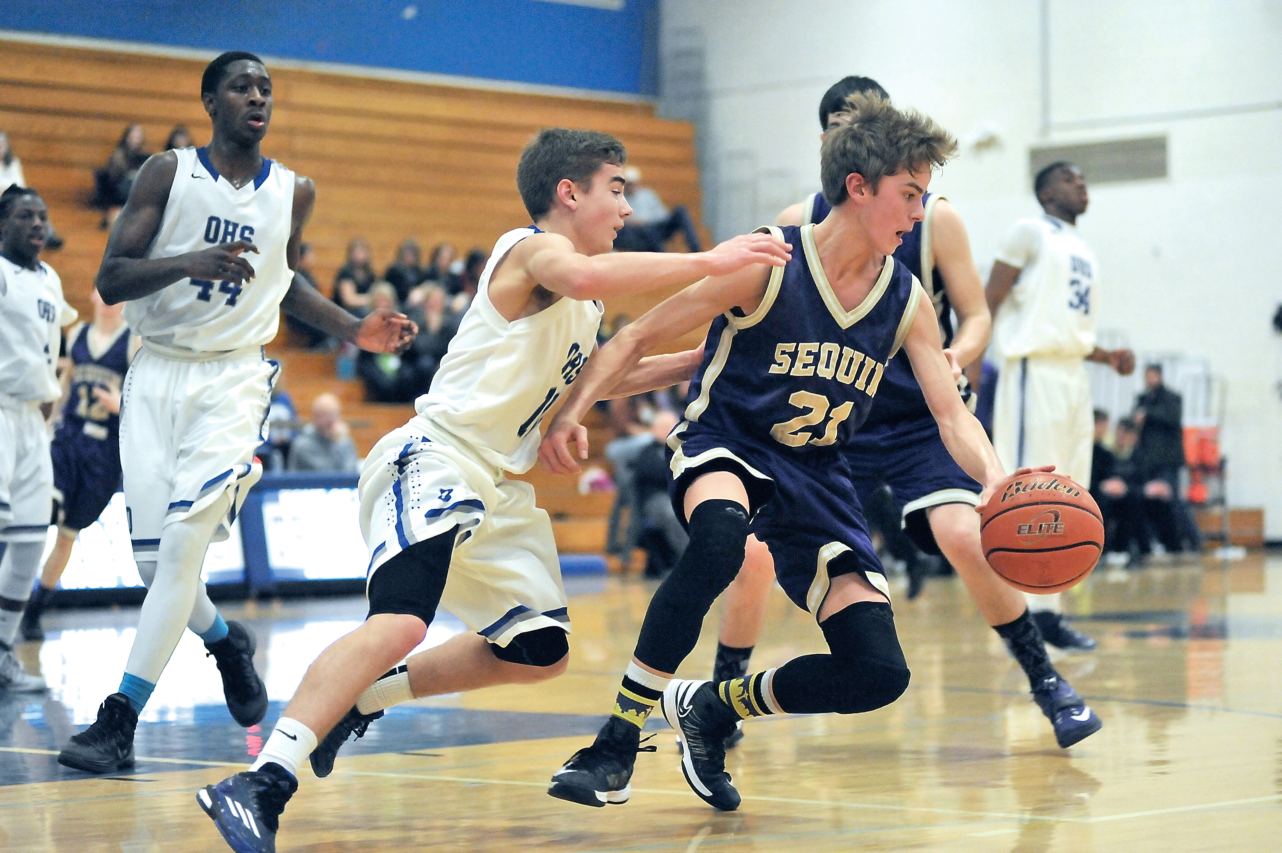 PREP SPORTS: Sequim boys basketball stuns Olympic to move back in to ...