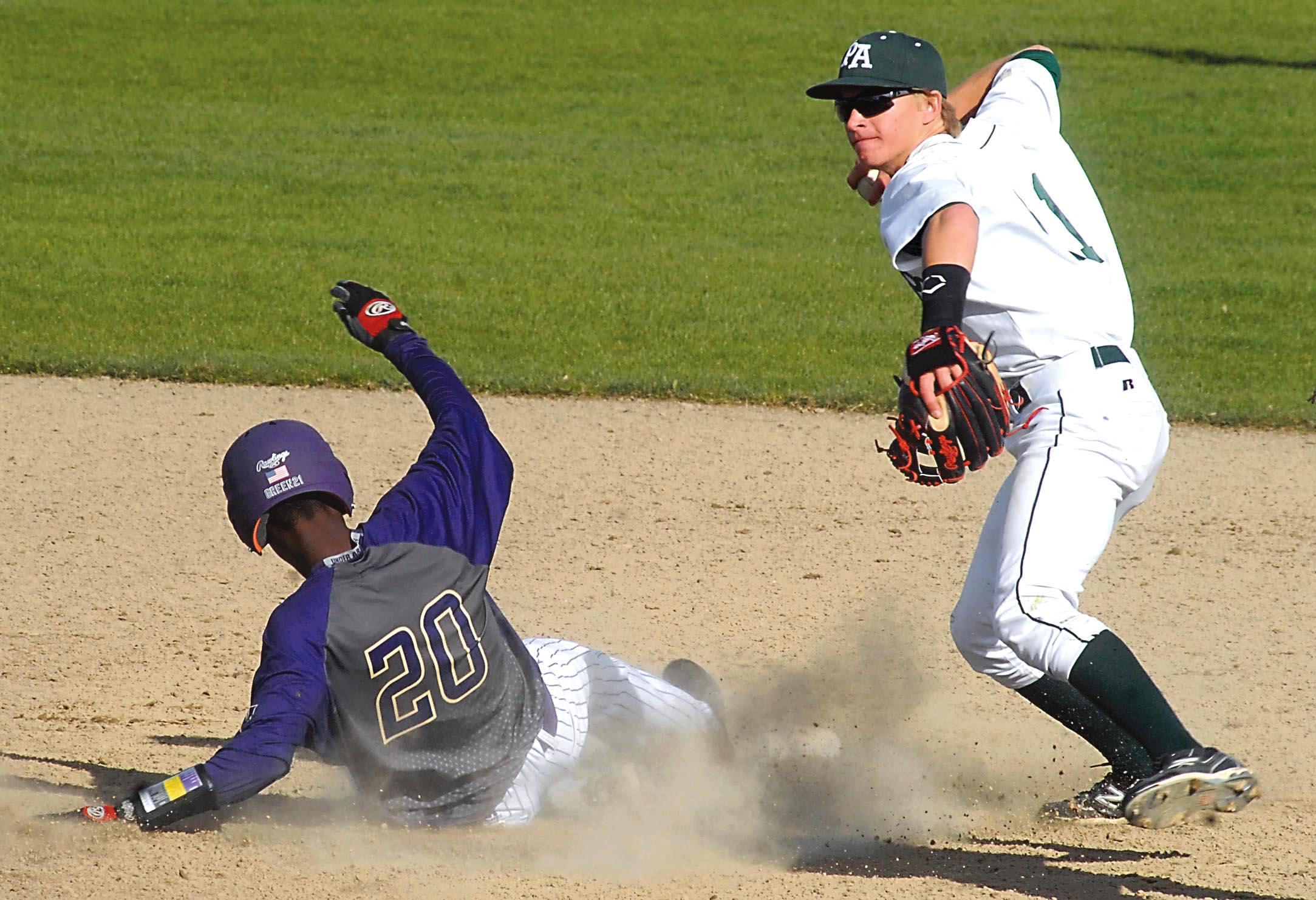 Port Angeles shortstop Logan Ciaciuch