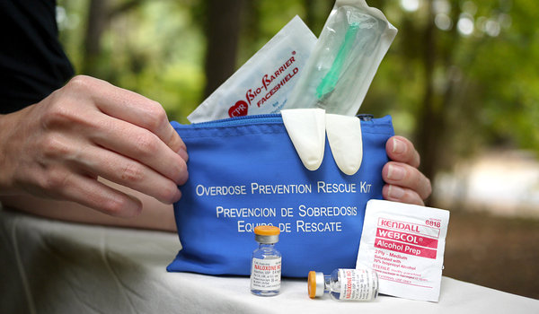 A typical naloxone injection kit. ()