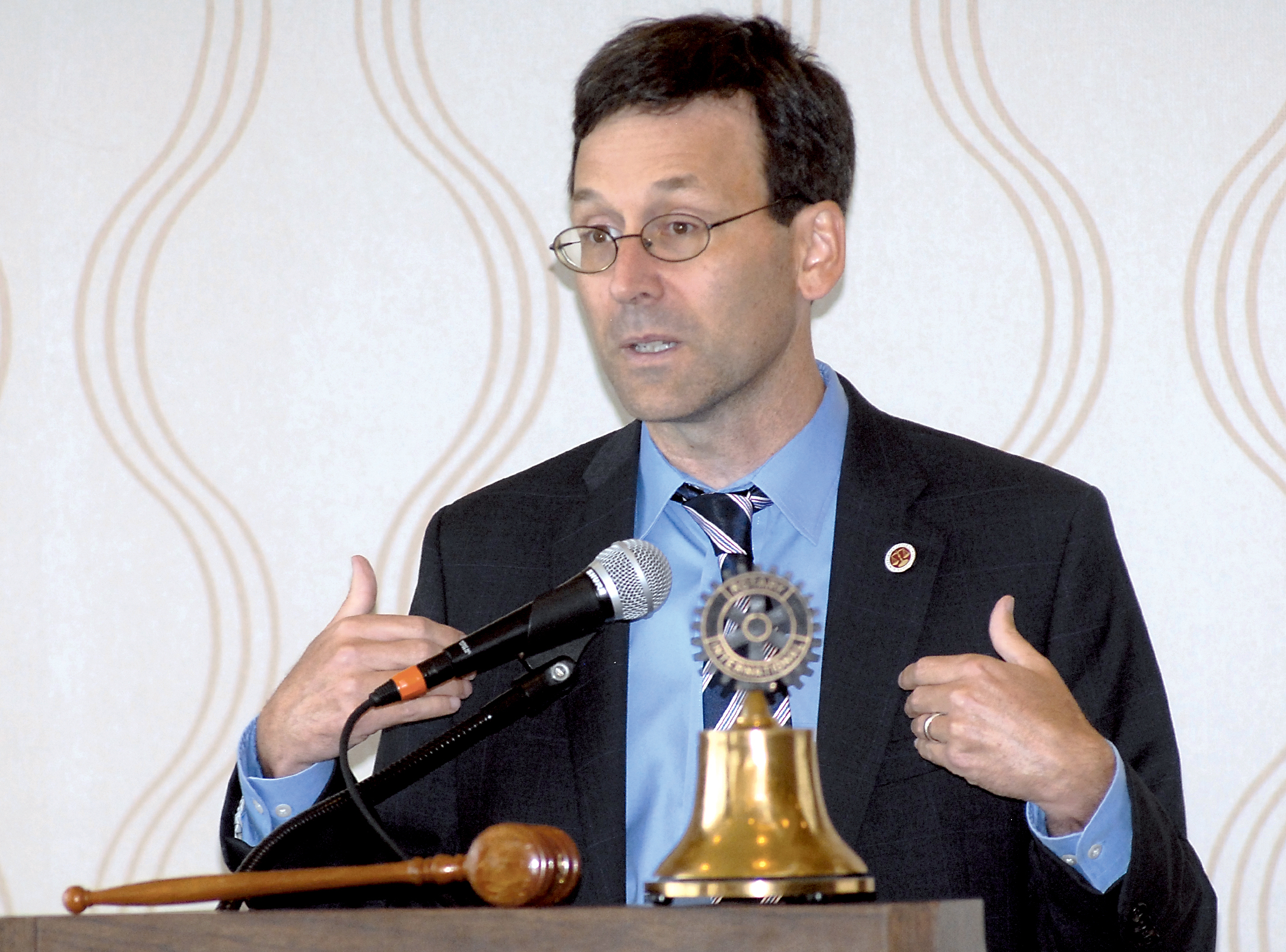 State Attorney General Bob Ferguson speaks Wednesday during a luncheon hosted by the Port Angeles Rotary Club. Keith Thorpe/Peninsula Daily News