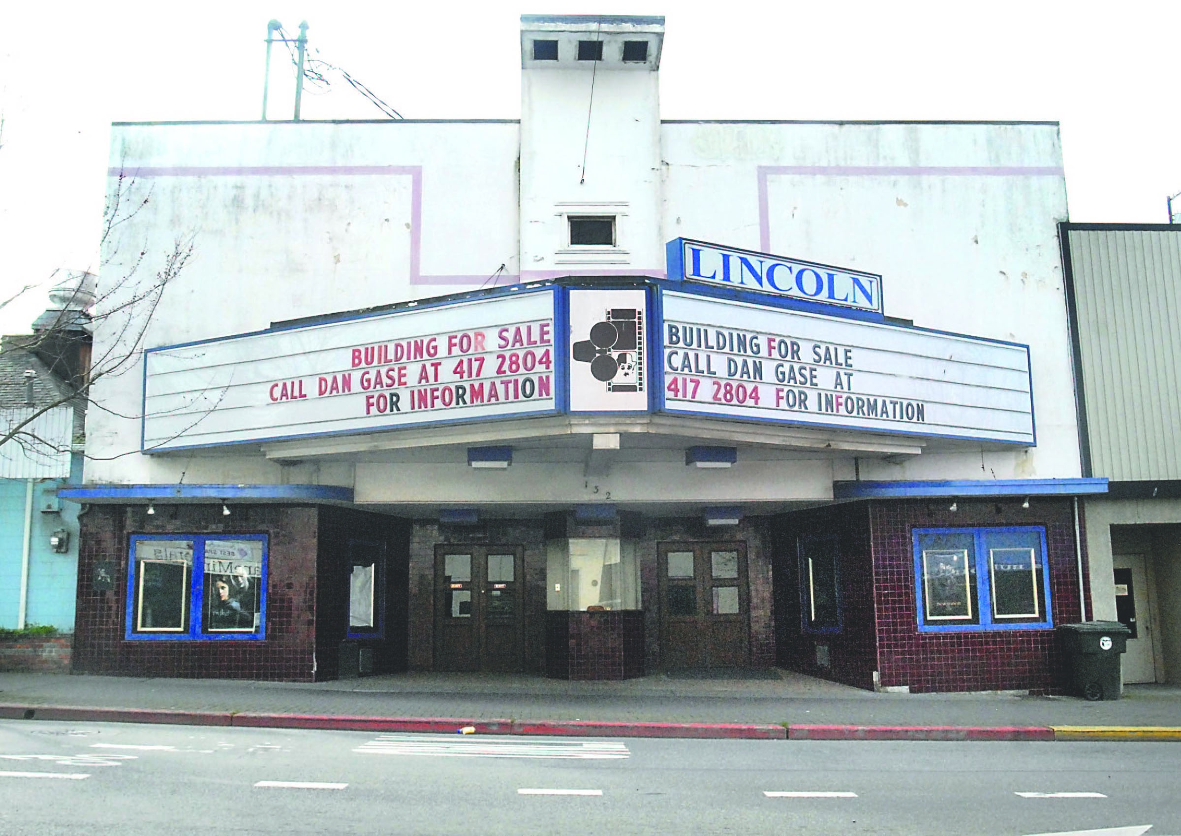 The shuttered Lincoln Theater on East First Street in downtown Port Angeles. Keith Thorpe/Peninsula Daily News