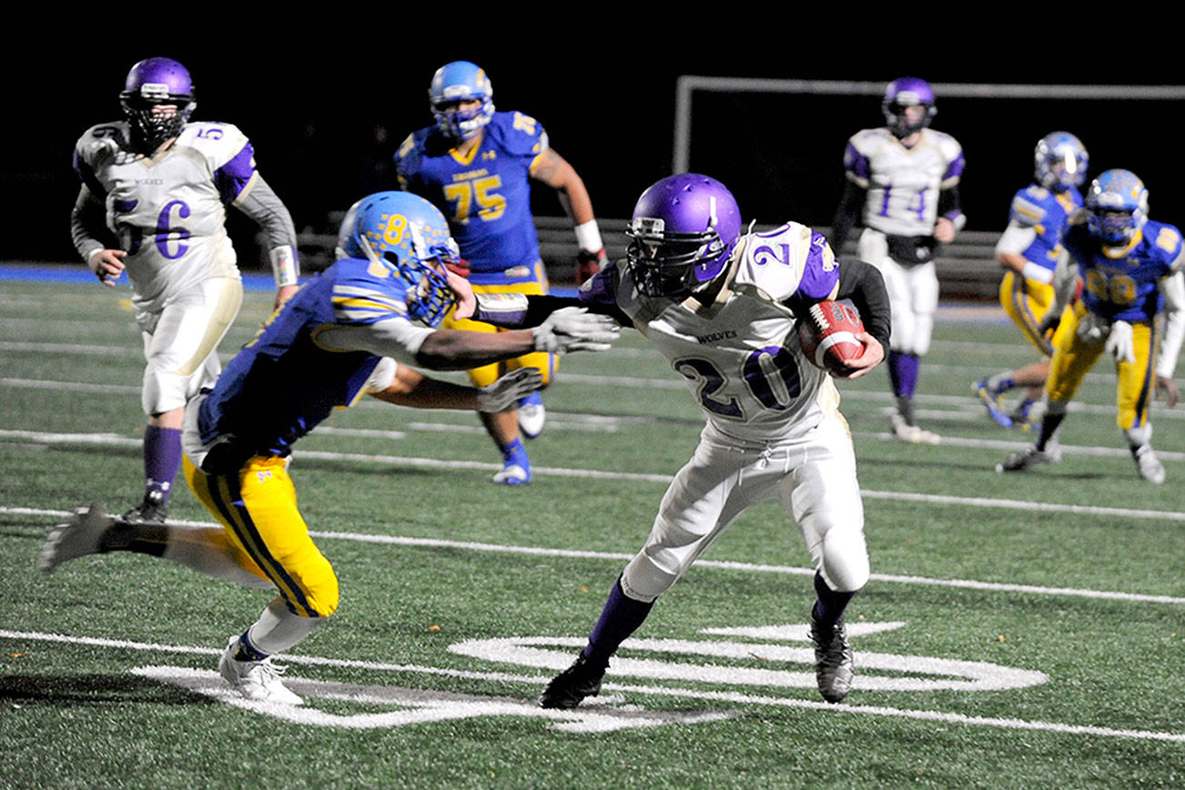 PREP FOOTBALL: Sequim hangs with Fife through three quarters; Forks falls in district playoff