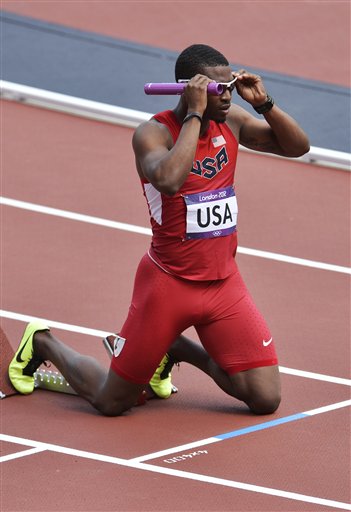 U.S. runner finishes Olympic relay lap on broken leg