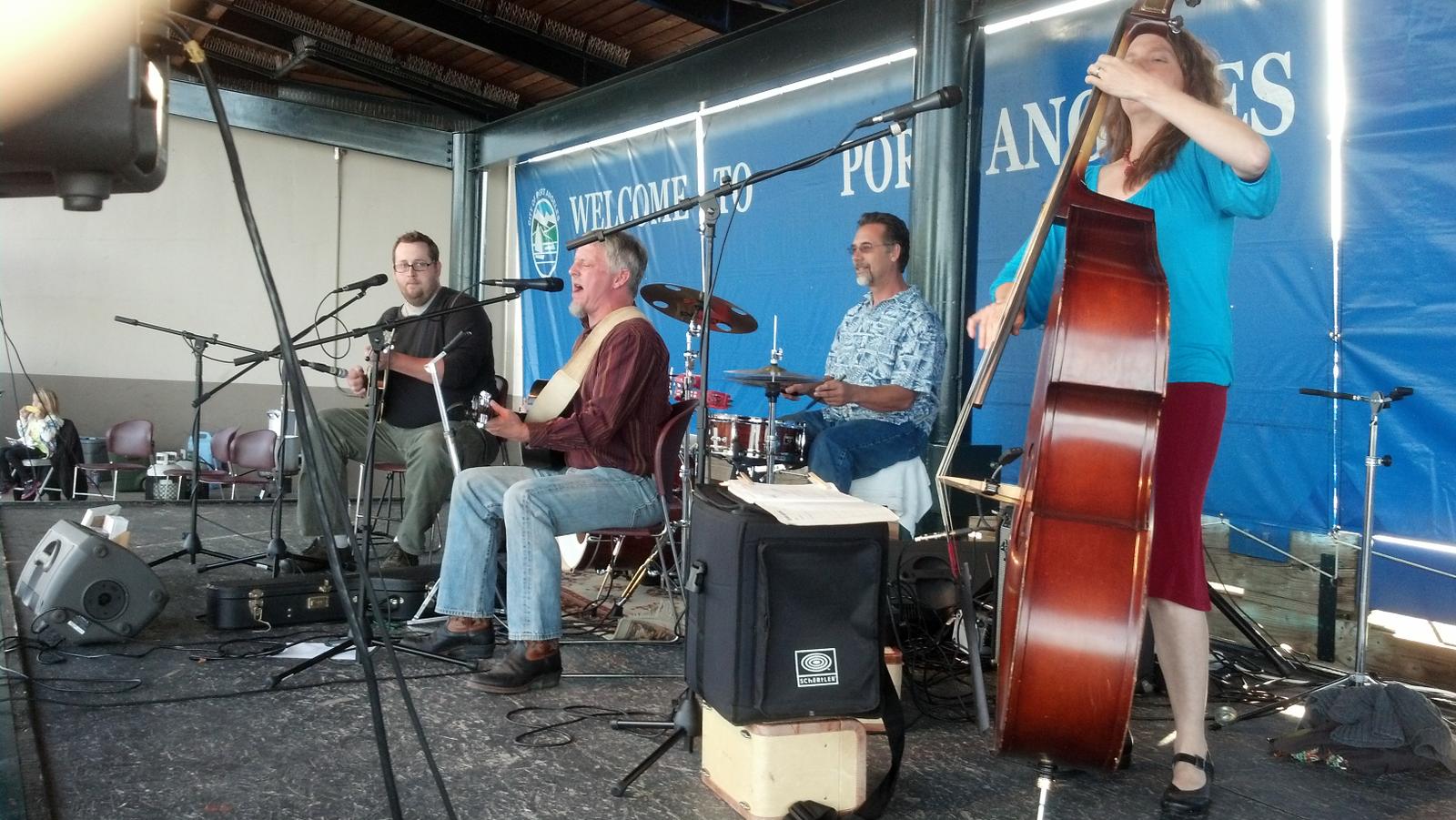 Cort Armstrong (center) and the Blue Rooster band at last Wednesday (Sept. 5