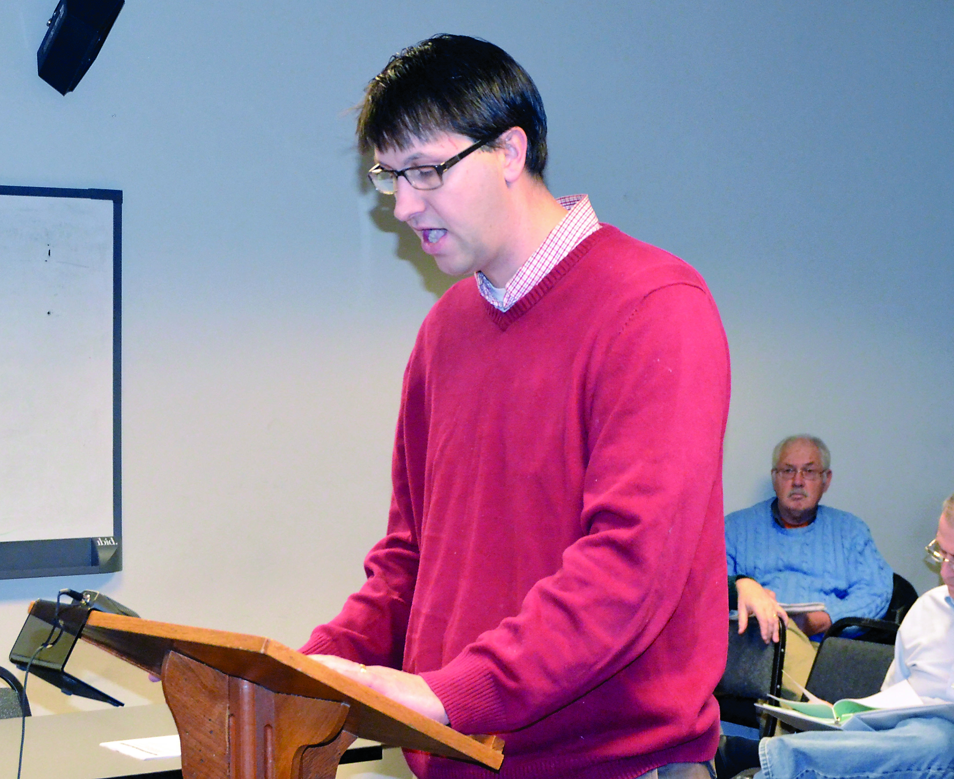 Certified public accountant Nathaneal O'Hara speaks before the Jefferson County commissioners in December. O'Hara is one of two candidates pursuing a seat on the Port Townsend School Board. His competition is Mountain View Pool Manager Anji Scalf. Charlie Bermant/Peninsula Daily News