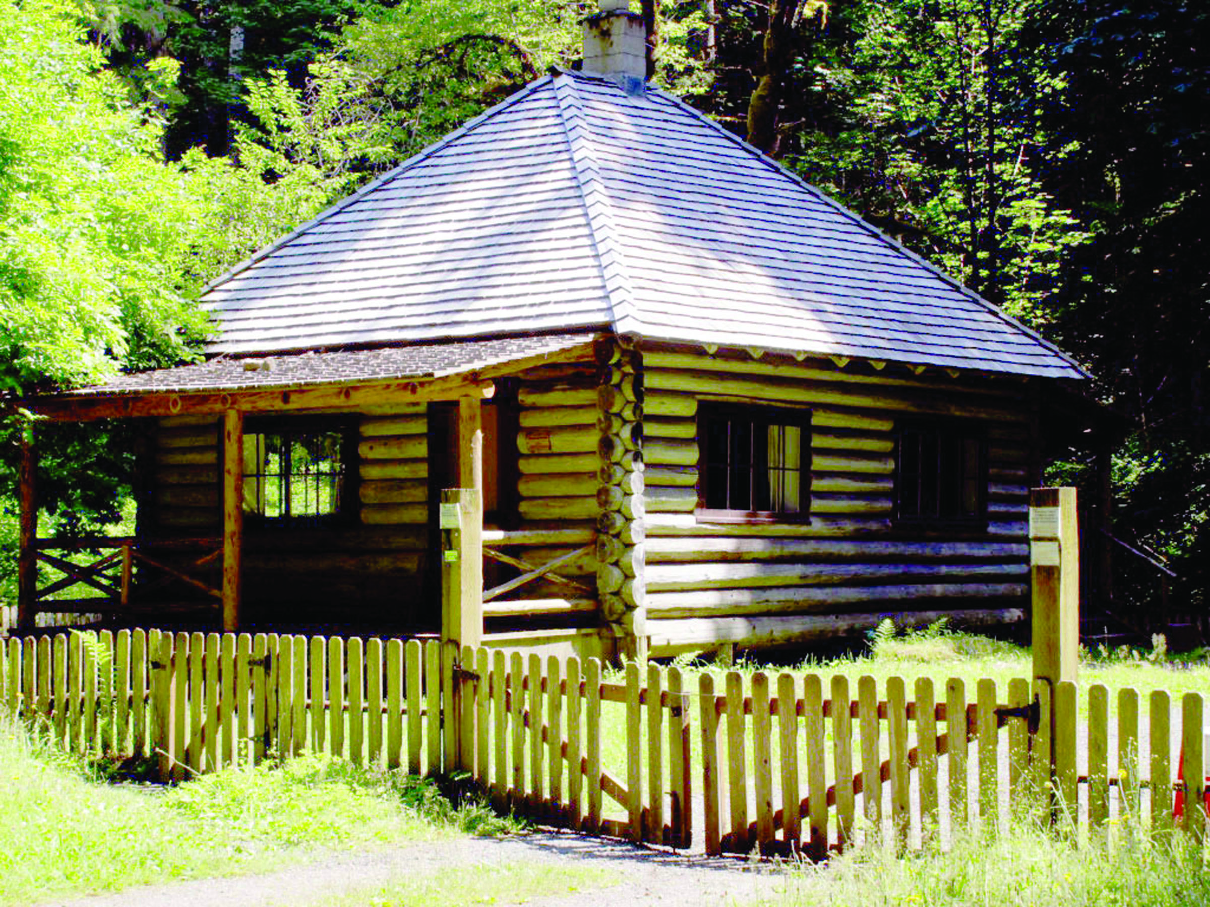 Rustic Fun Peninsula Cabins Offer Adventure Shelter For Outings