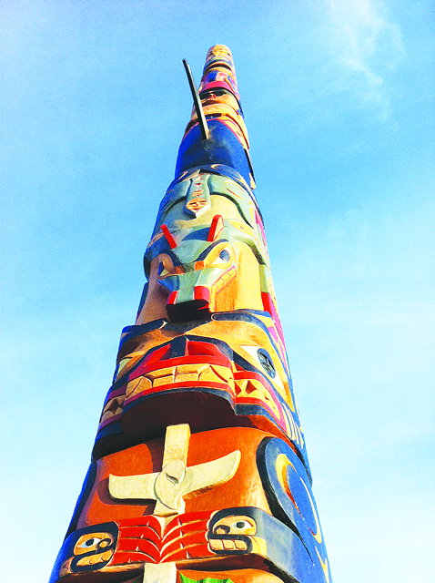 70-foot totem honors Quinault elders in Paddle's closing days