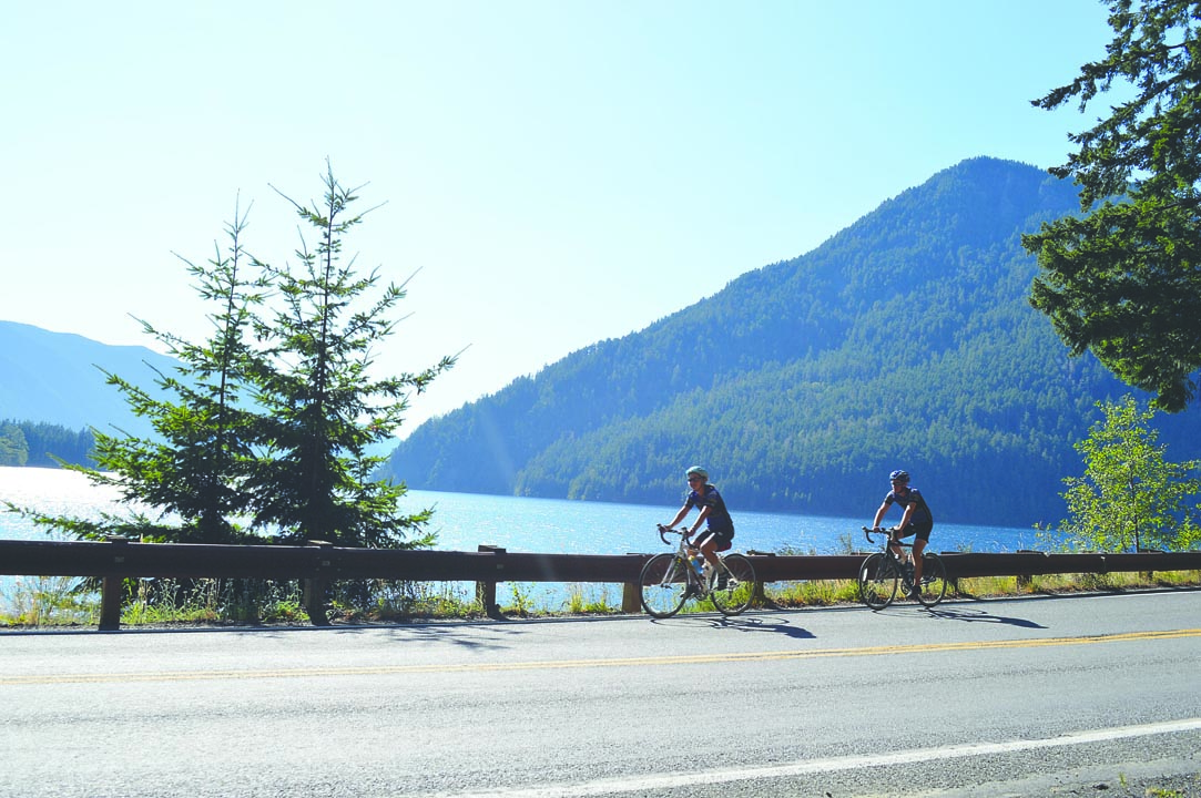 Bicyclists on the 4K for Cancer