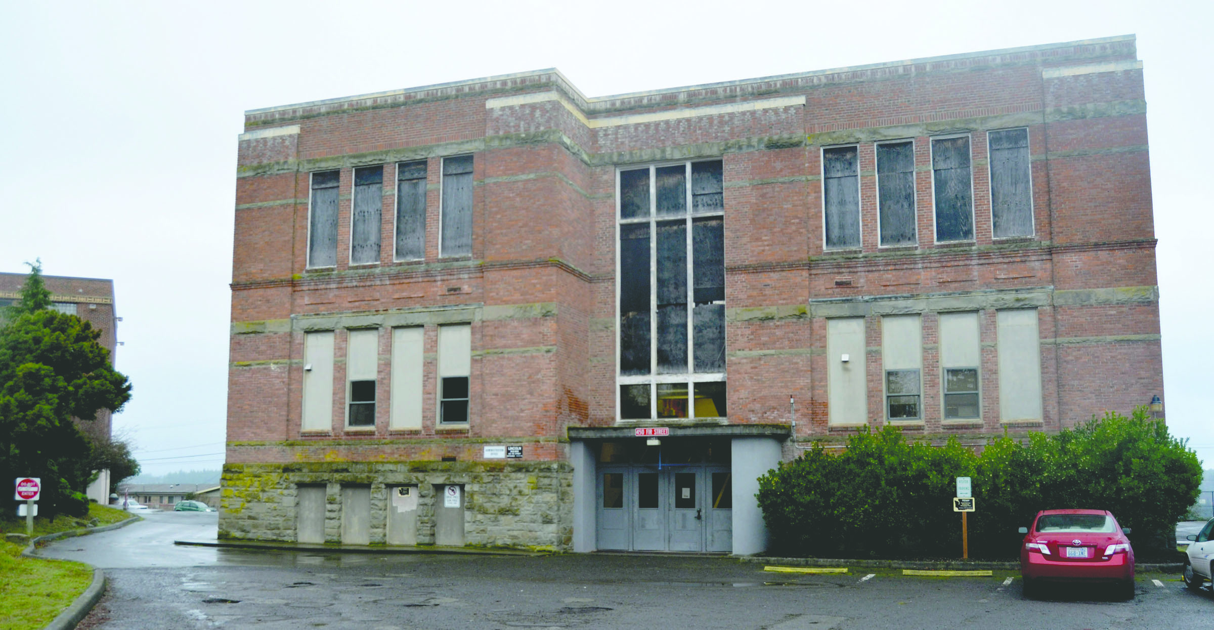 The building that housed Lincoln School in Port Townsend lost its ornate roof in a storm in the 1920s.  — Charlie Bermant/Peninsula Daily News