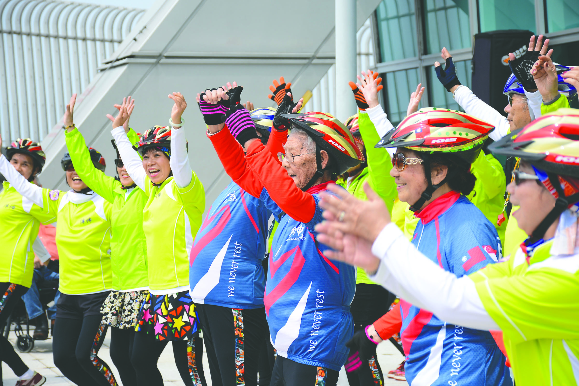 The enthusiastic bicyclists are shown before leaving Taiwan for Canada and the United States.