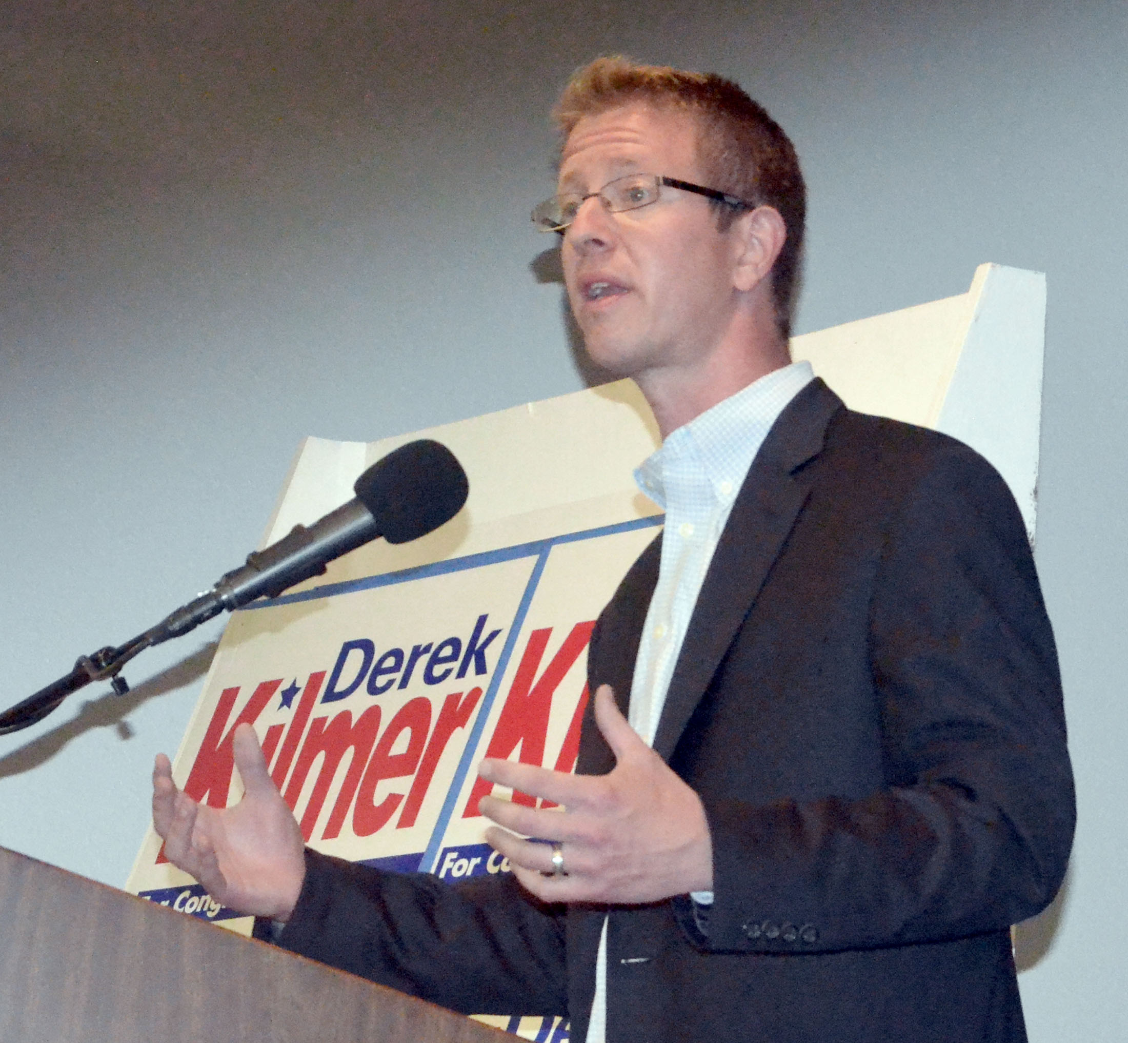 U.S. Rep. Derek Kilmer keynotes the Jefferson Democrats’ fish feast. —Photo by Charlie Bermant/Peninsula Daily News