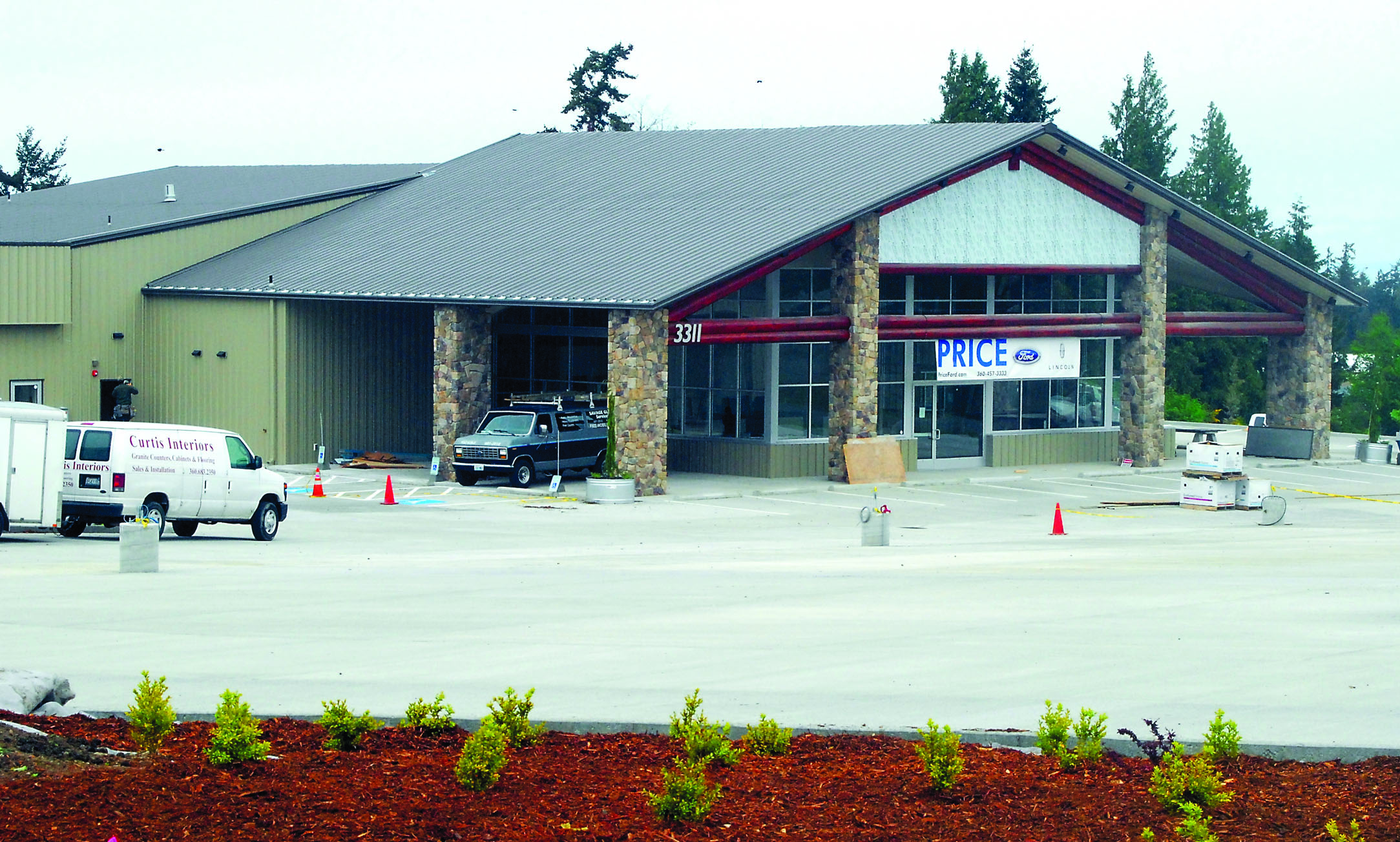 The new site for Price Ford Lincoln at 3311 E. U.S. Highway 101 on the east side of Port Angeles nears completion Tuesday. Keith Thorpe/Peninsula Daily News