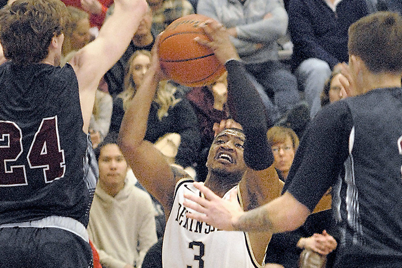 MEN’S BASKETBALL: Peninsula shoots lights-out in 105-97 win