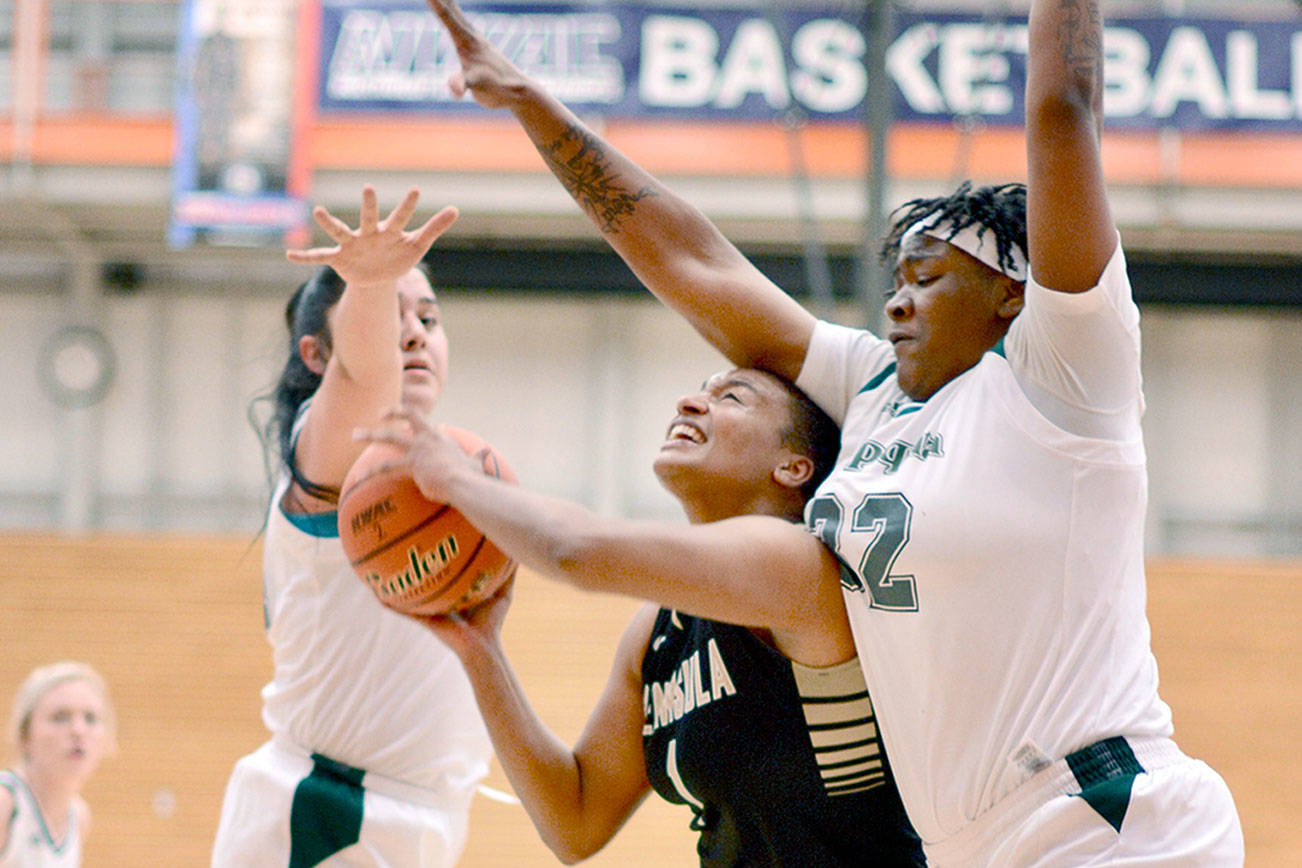 WOMEN’S BASKETBALL: Peninsula stay scrappy in NWAC Tournament loss to top-ranked Umpqua