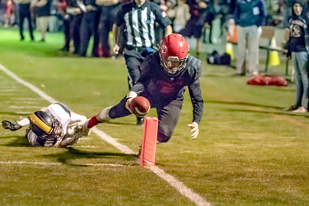 PREP FOOTBALL ROUNDUP: Redhawks steamroll Vashon; Sequim and Neah Bay win