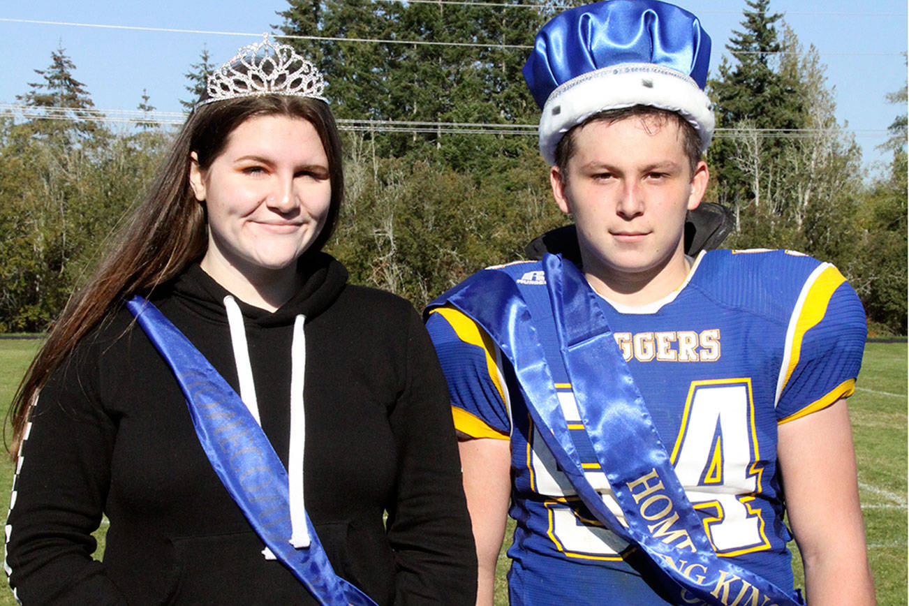 PHOTO: Crescent homecoming court crowned