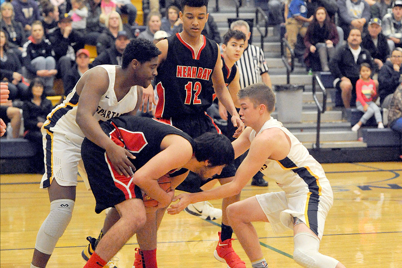 BOYS BASKETBALL ROUNDUP: Forks rallies past Neah Bay; Port Townsend wins on late 3-point shot