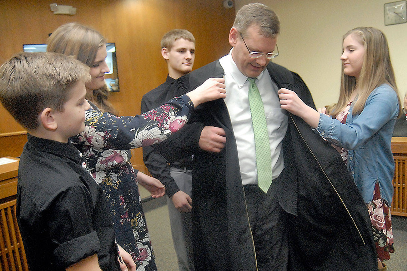 PHOTO: An honorable family moment in Port Angeles courtroom