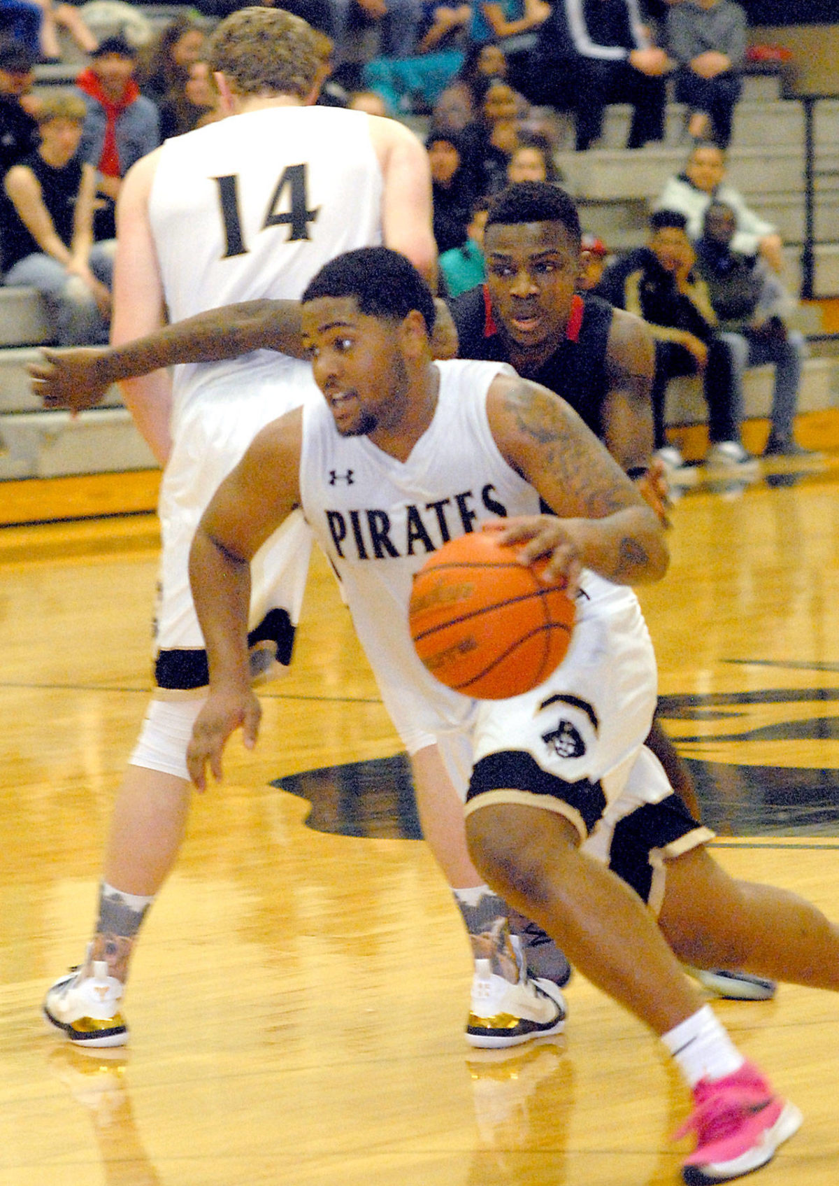 MEN’S BASKETBALL: Harris-Williams has big night for Peninsula ...