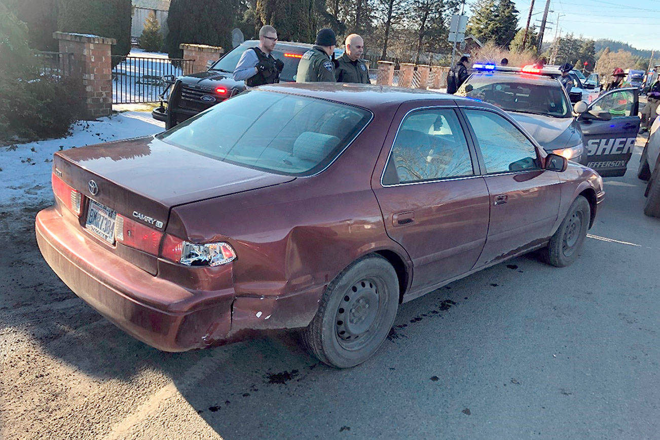 Man flees courtroom, leads law enforcement on chase