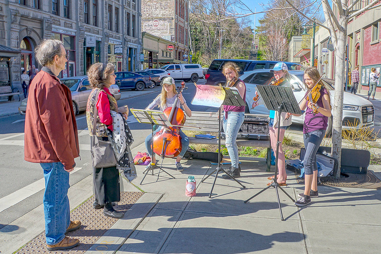 PHOTO: Sunny sidewalk fundraiser in Port Townsend