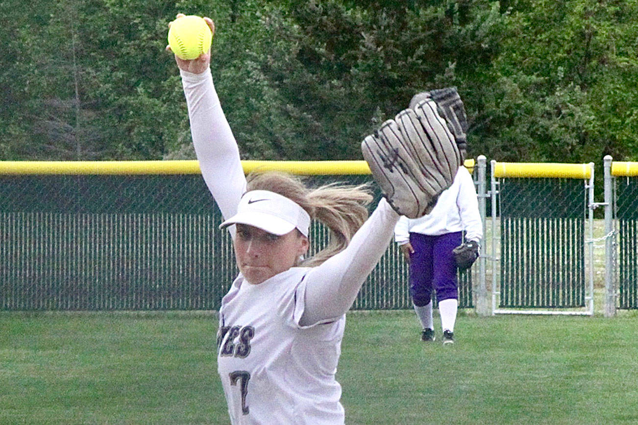 PREP SOFTBALL: Sequim caps off big week by beating Roughriders