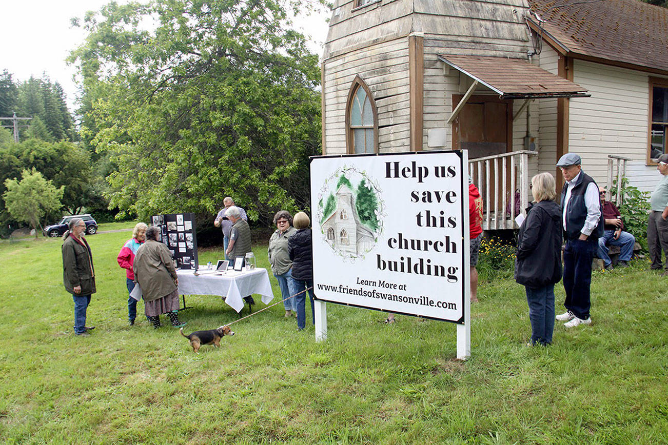 PHOTO: Friendly meeting discusses Swansonville history