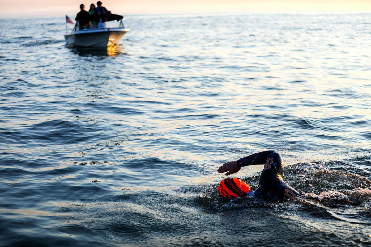 Currents force Strait swimmer to call off attempted crossing ...