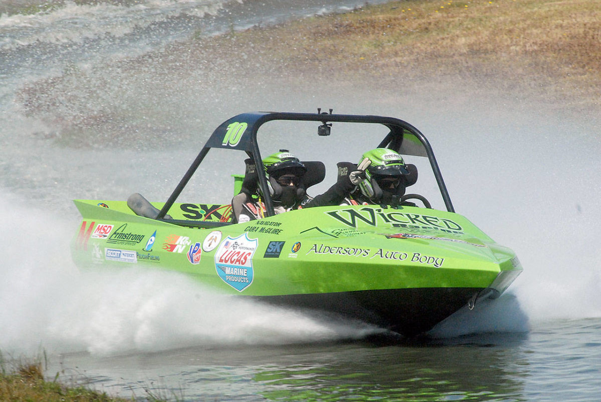 SPRINT BOATS Port Angeles’ Wicked Racing tested, but wins unlimited