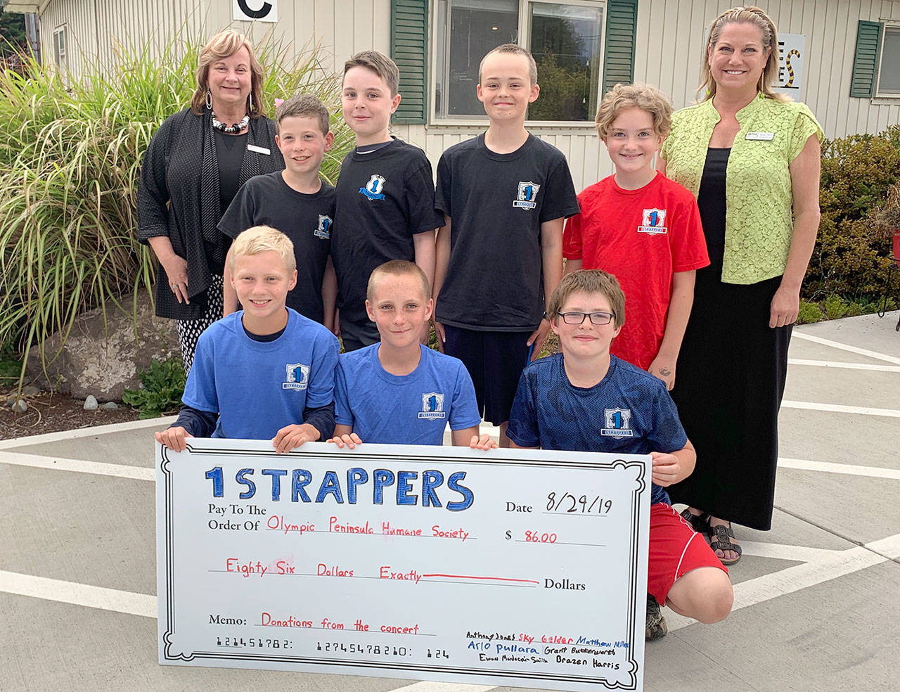 PHOTO: Roosevelt Elementary School students raise funds for Olympic Peninsula Humane Society