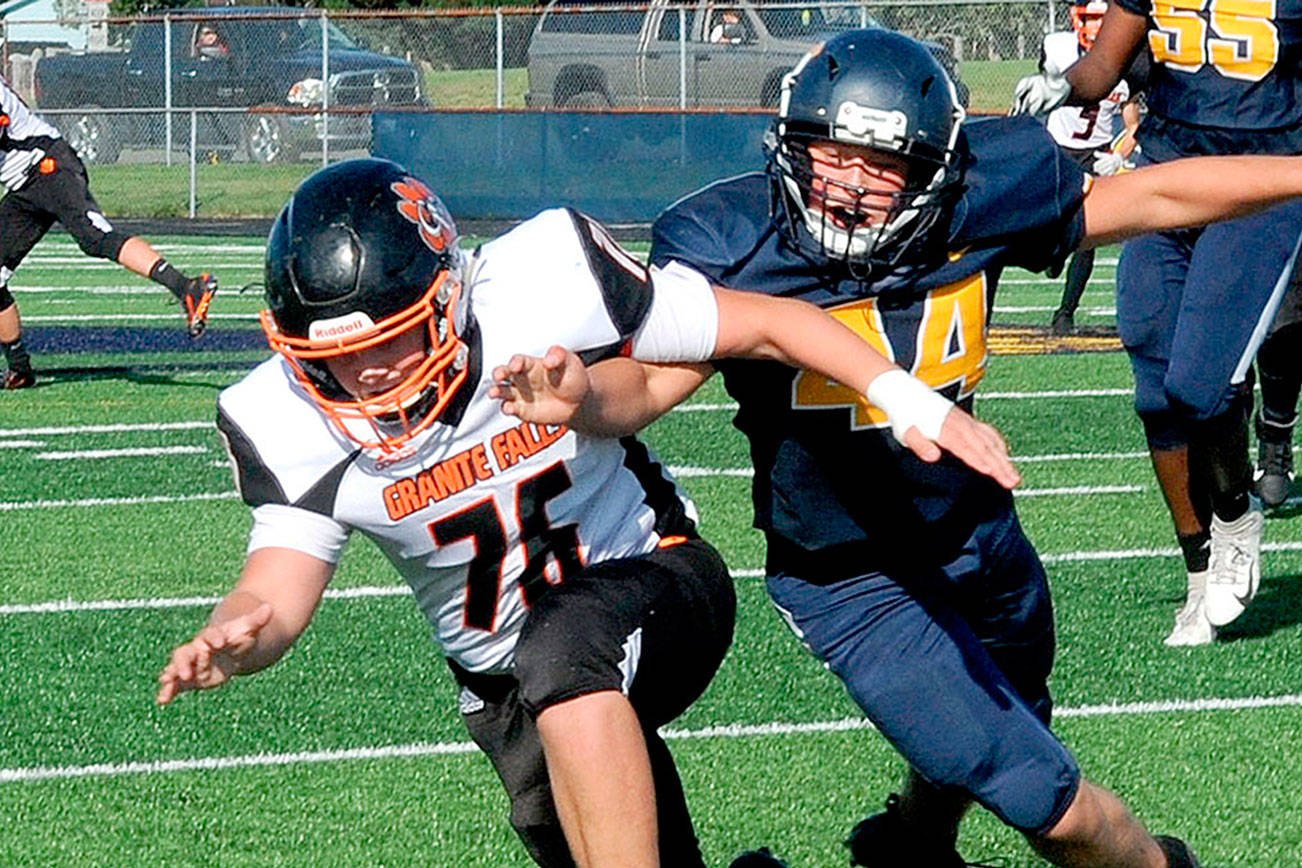 PREP FOOTBALL ROUNDUP: Forks wins with a field goal; Clallam Bay beats Quilcene JV