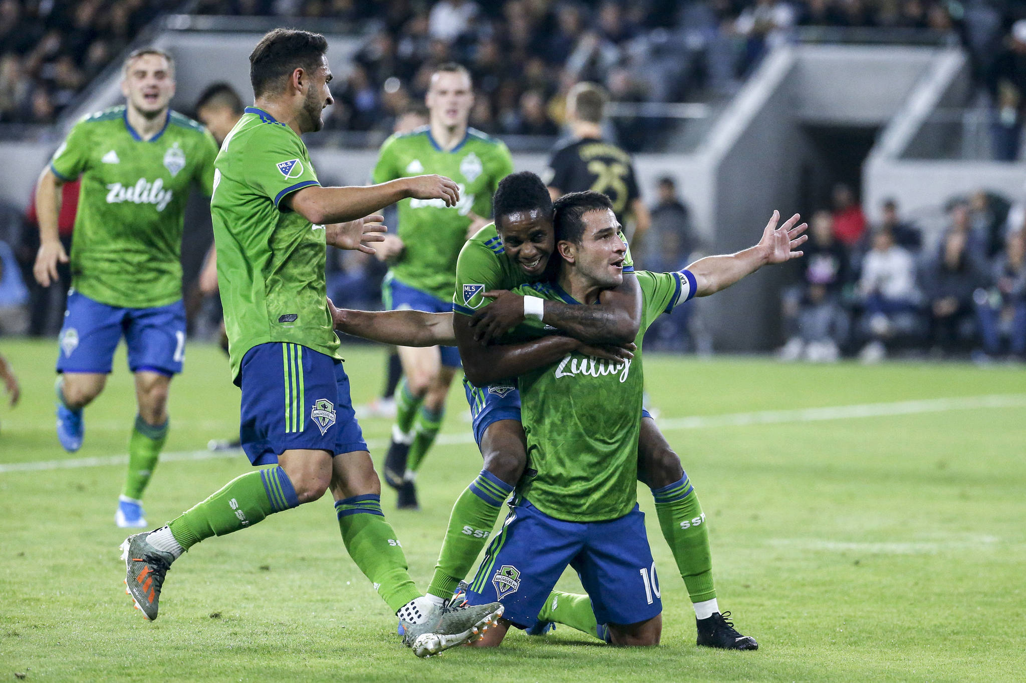 MLS SOCCER Sounders shock heavily favored LAFC 31 to reach MLS Cup