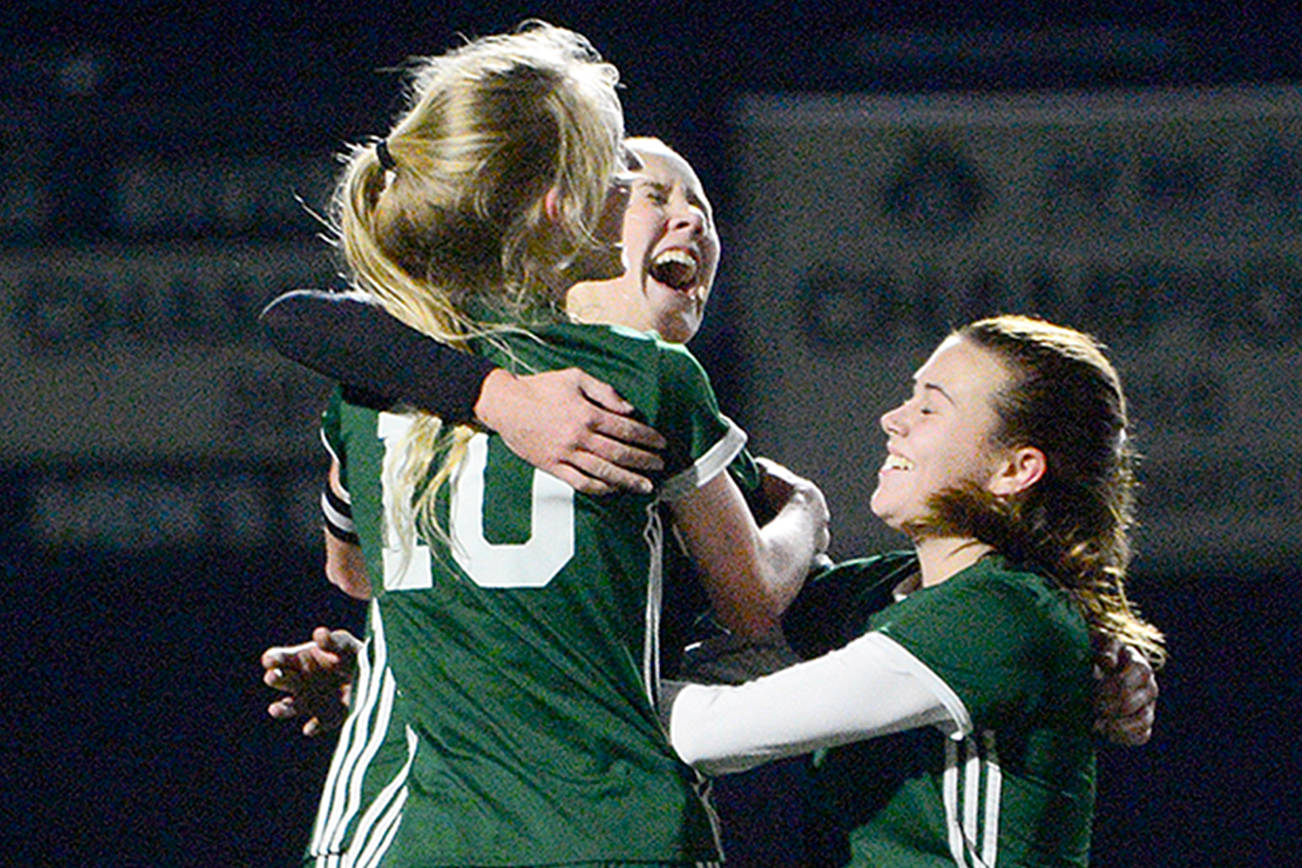 DISTRICT SOCCER: Port Angeles dominates Steilacoom to earn state tournament berth