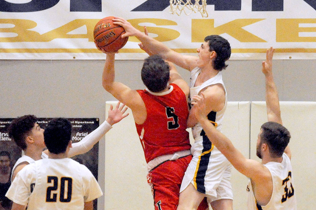 BOYS BASKETBALL ROUNDUP: Forks starts league slate on a high note