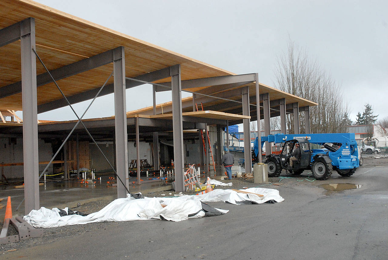 Work continues Tuesday, Jan. 28, 2020, at the Shore Aquatic Center under construction in Port Angeles. (Keith Thorpe/Peninsula Daily News)