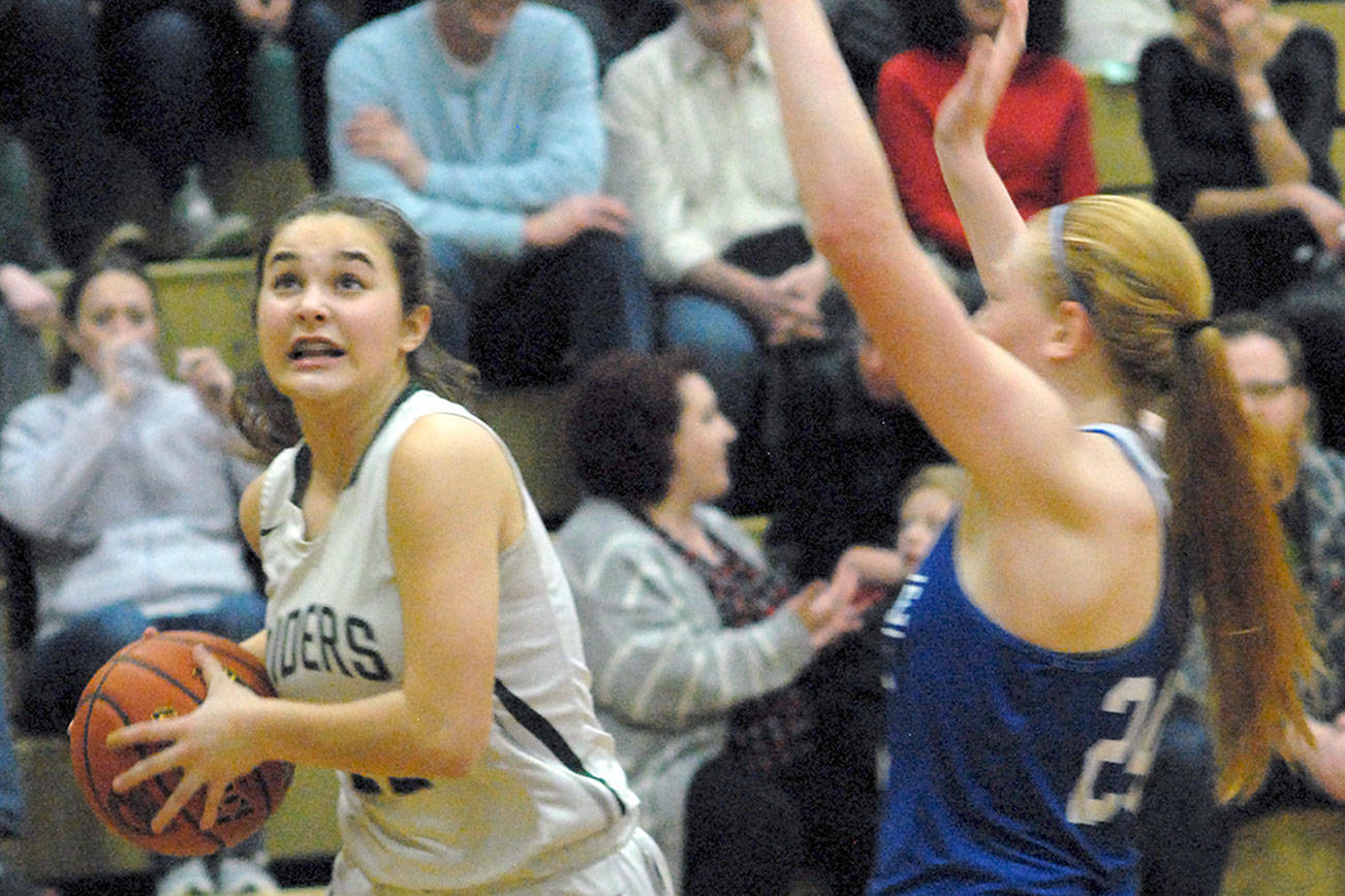 DISTRICT BASKETBALL: Port Angeles girls cruise past Eatonville, earn fifth straight state regional berth