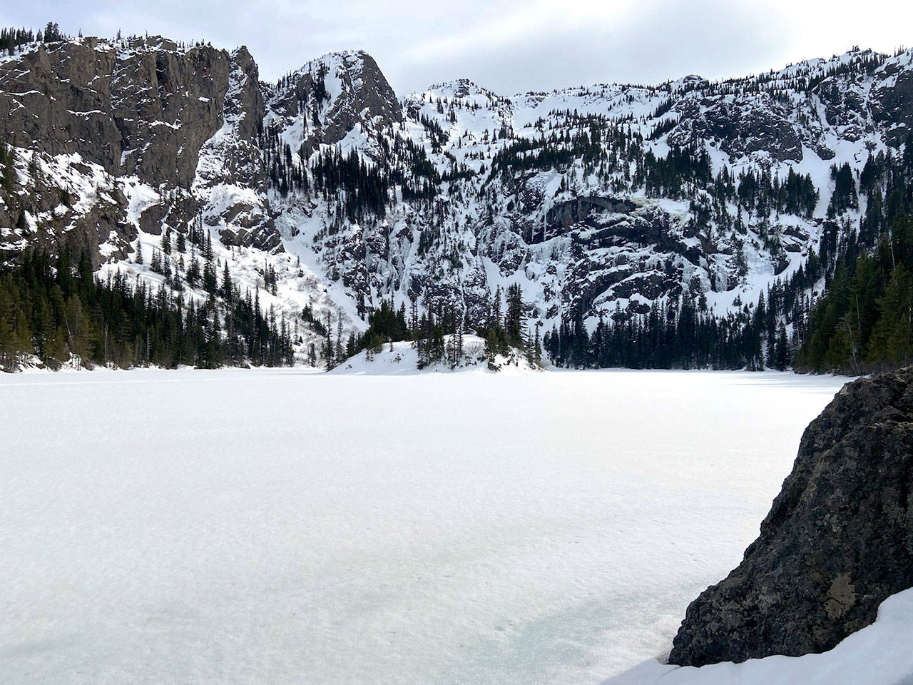 Lake 2024 angeles trail